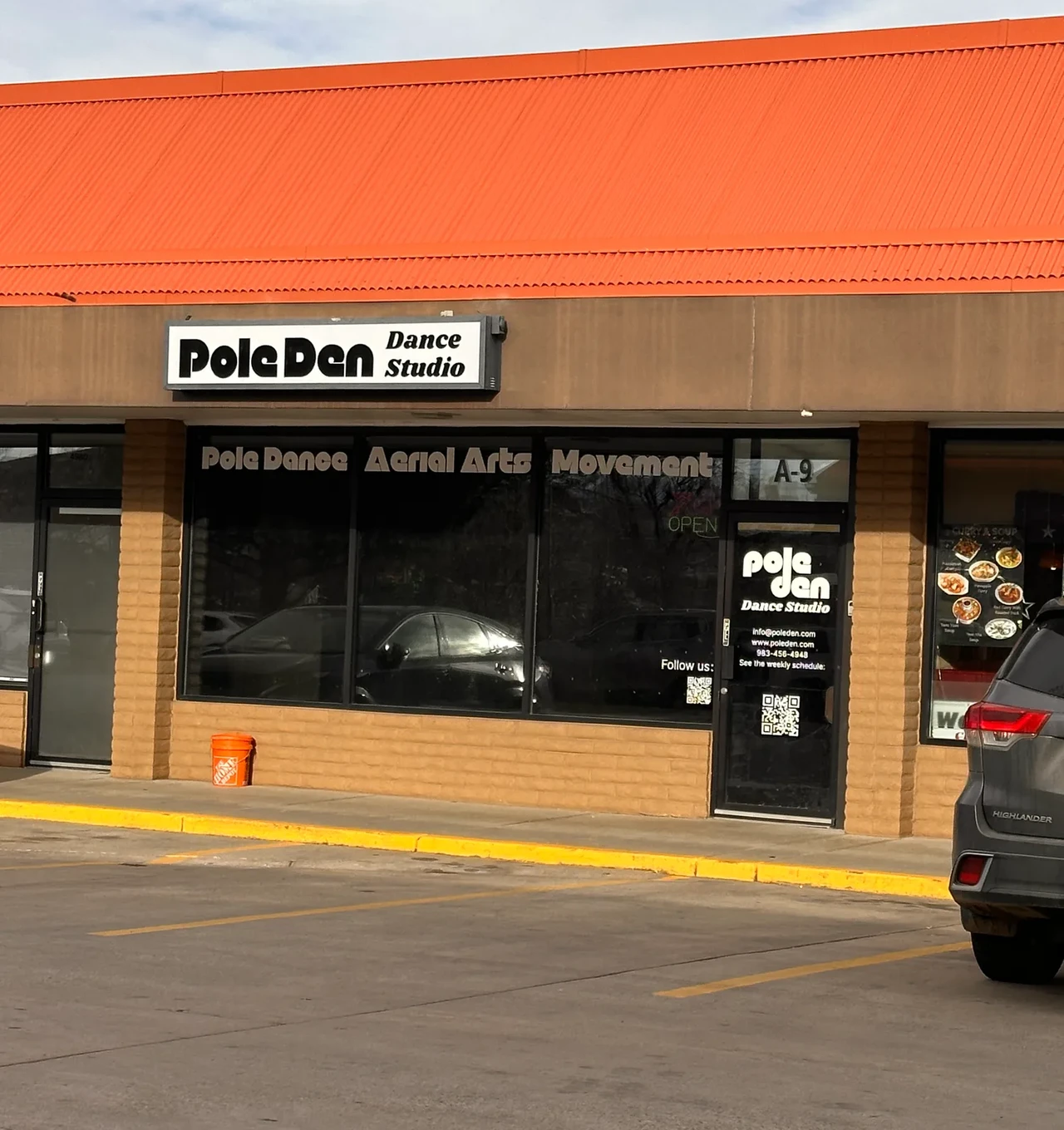 Pole Den Dance Studio