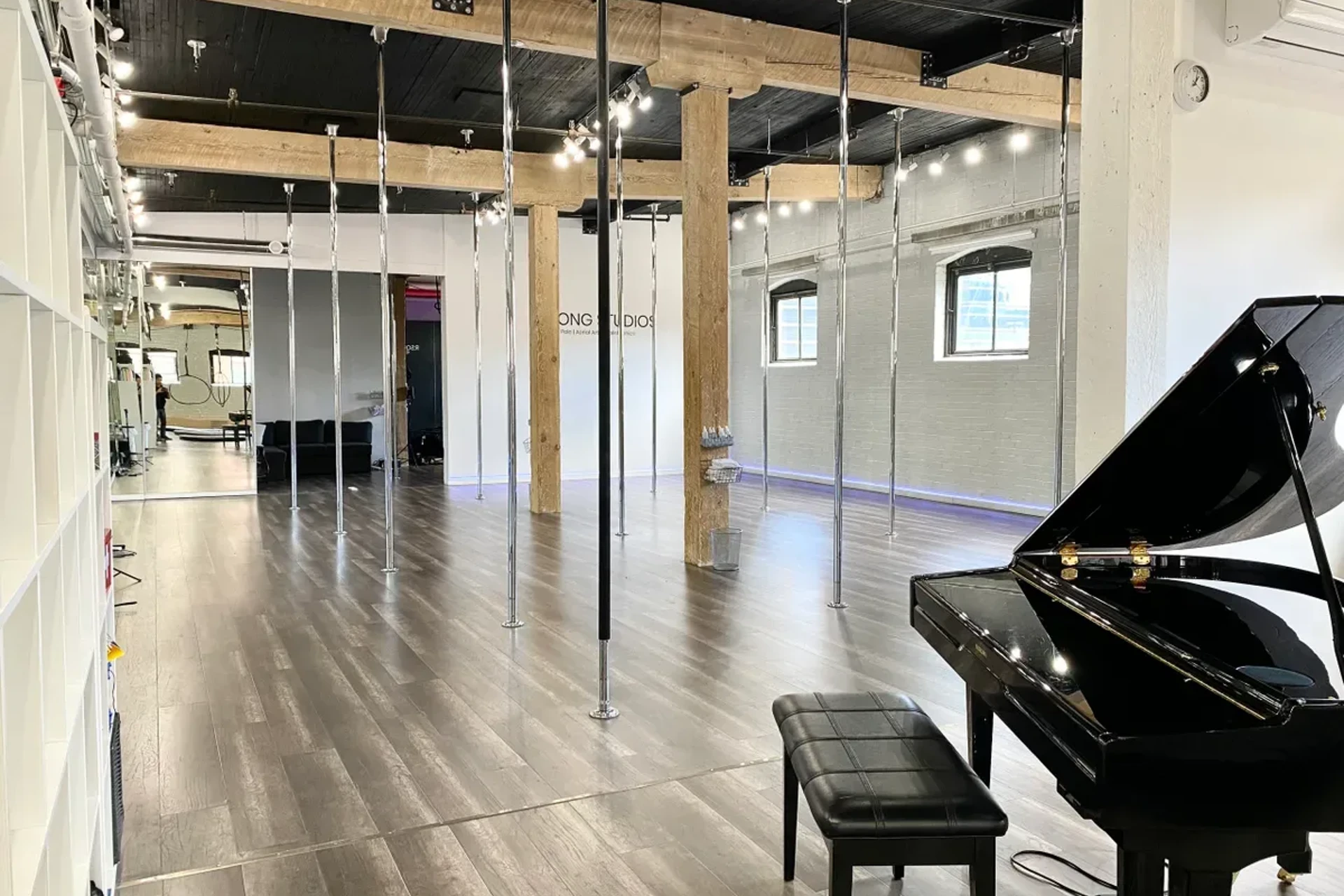 BELTLINE - Main Room